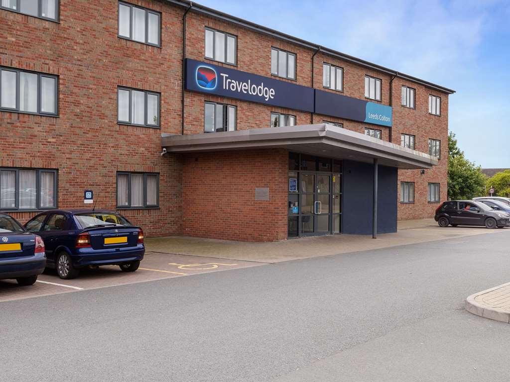 Travelodge Leeds Colton Garforth Dış mekan fotoğraf