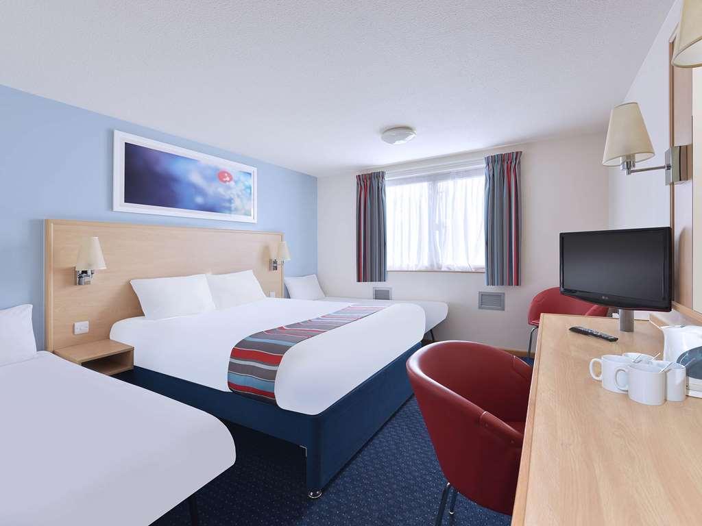 Travelodge Leeds Colton Garforth Oda fotoğraf