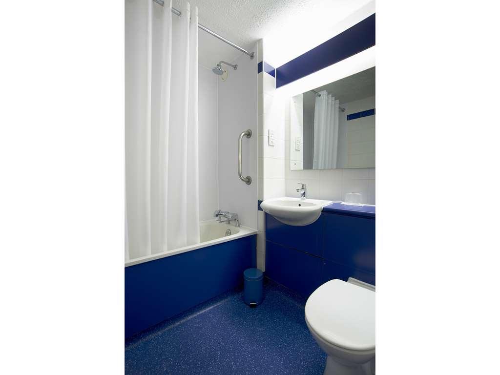 Travelodge Leeds Colton Garforth Oda fotoğraf